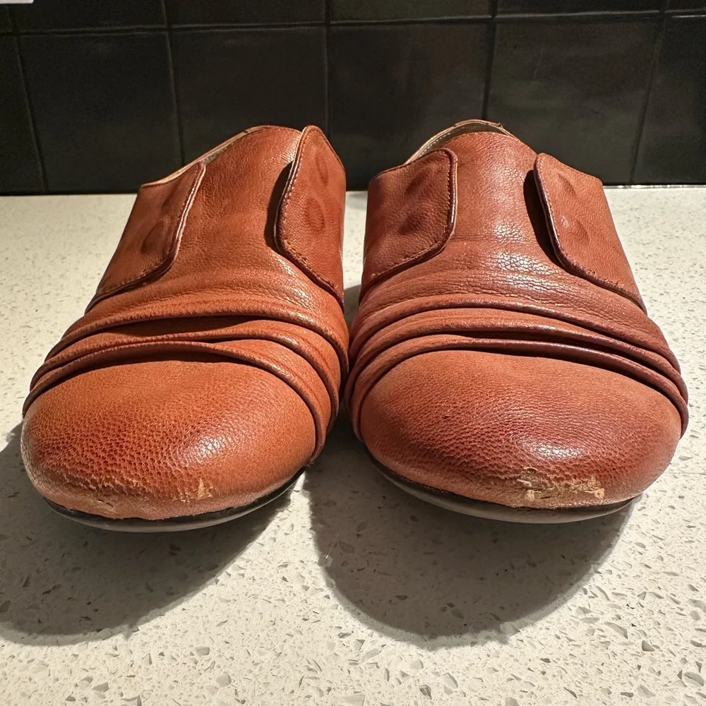 Kenneth Cole•Slip-on Loafers (8) - Picture 6 of 8